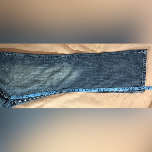 Old Navy | low-waisted, bootcut jeans | medium wash | women’s size 16 | EUC | ee - Picture 8 of 9